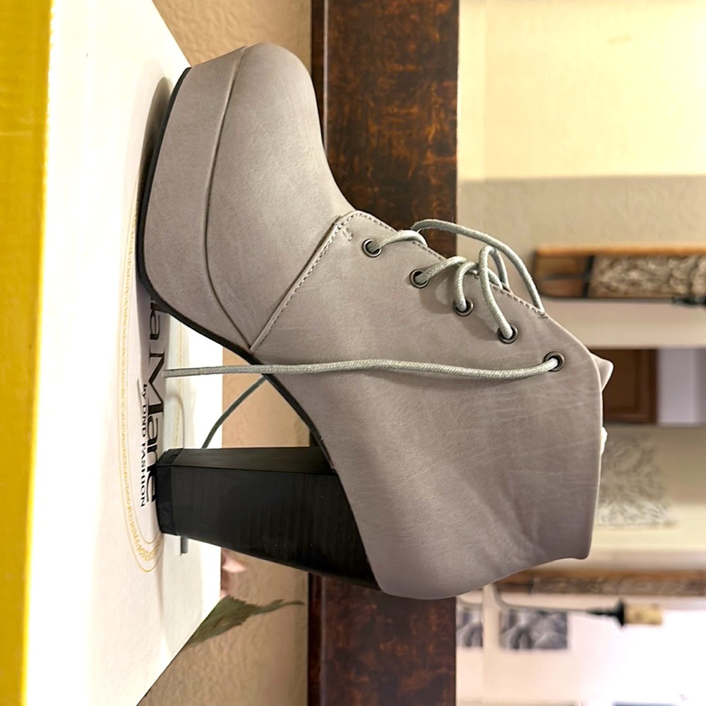 Bella Marie grey ankle boots sz 7